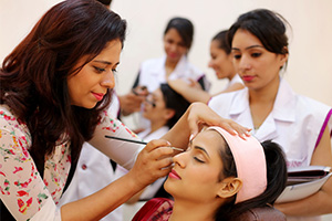 URGENTLY NEEDED Beauticians